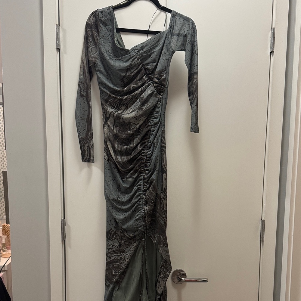 Moon River Gray Patterned Long Sleeve Dress